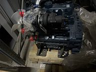 Двигатель Kubota V3307-DI-T-MAR1-ET04 на складе, вид сбоку